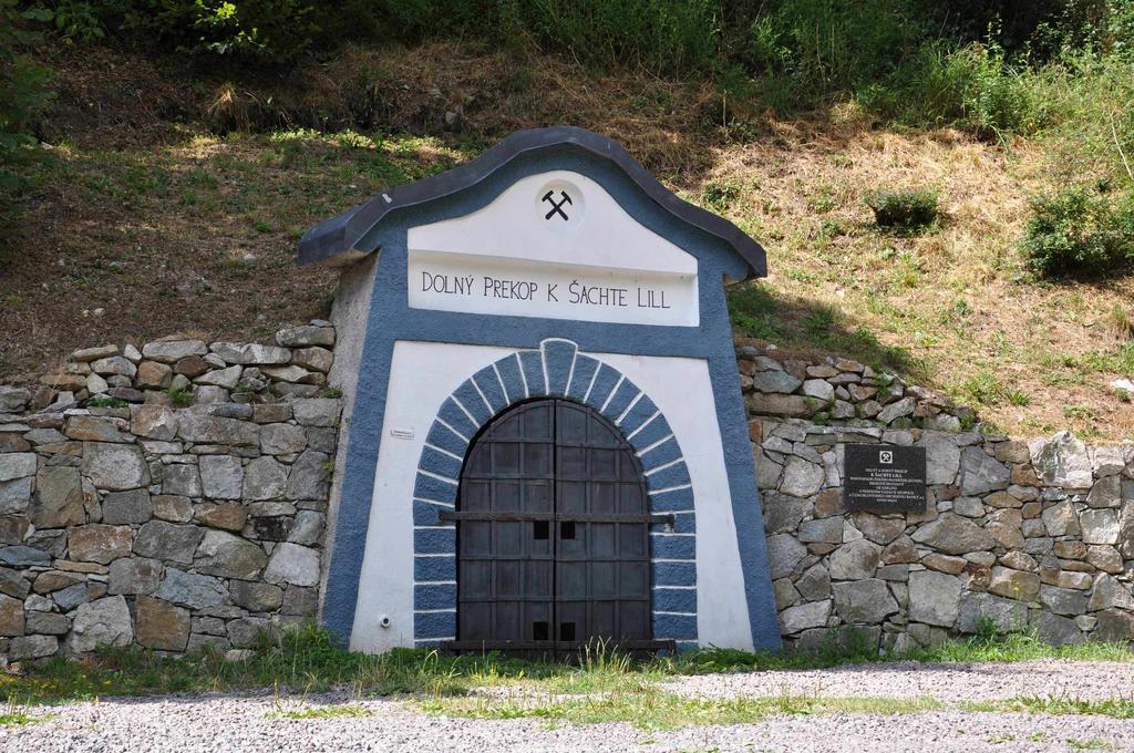 Penzion Bansky Dom Banska Stiavnica Bagian luar foto