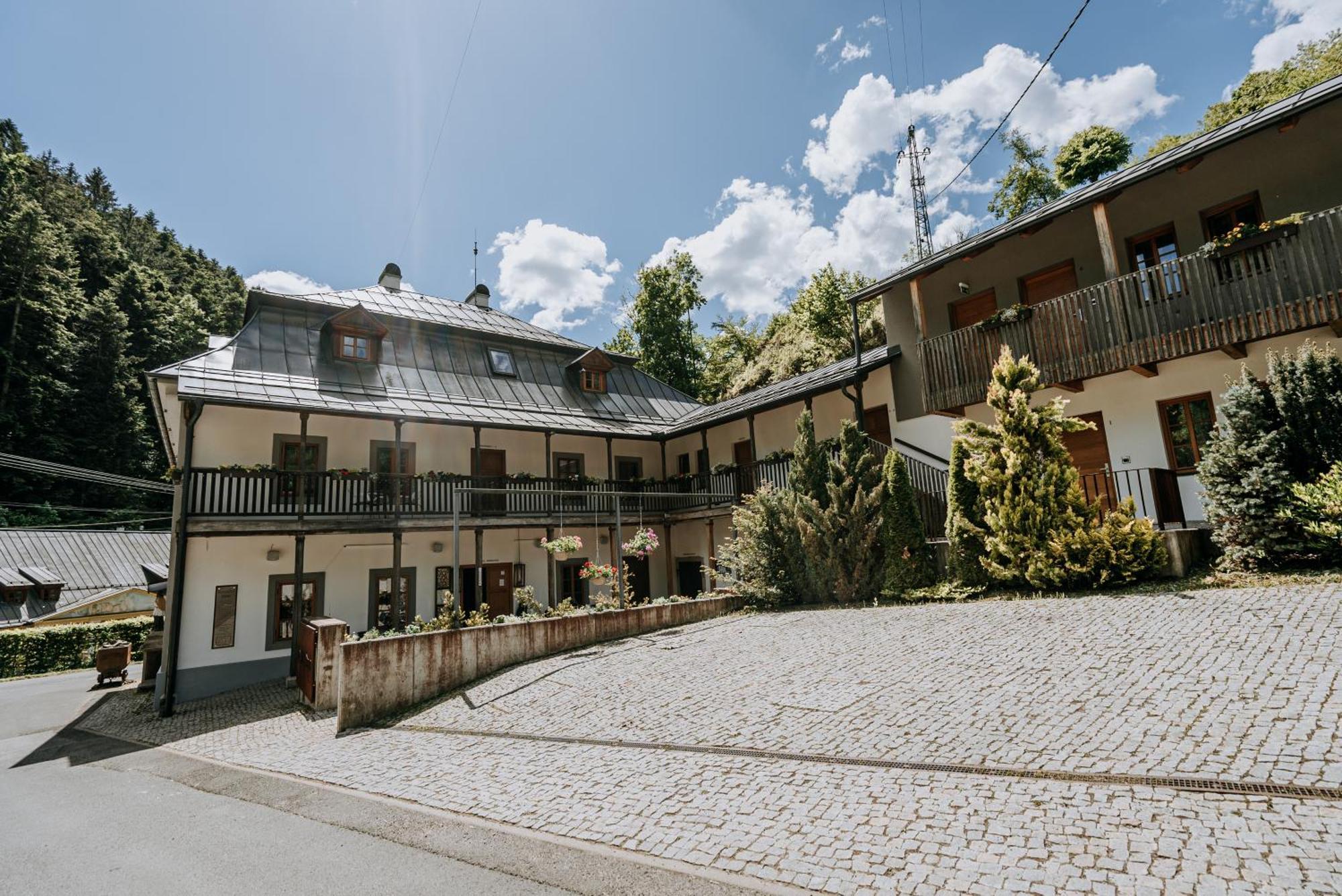 Penzion Bansky Dom Banska Stiavnica Bagian luar foto